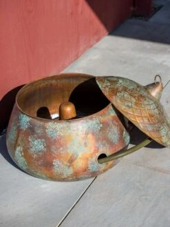 Acorn Hose Pot -Garden Supplies Shop 3 4 crop 8613361 0051