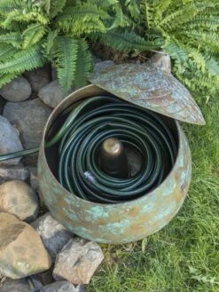 Acorn Hose Pot -Garden Supplies Shop 3 4 crop 8613361 01V