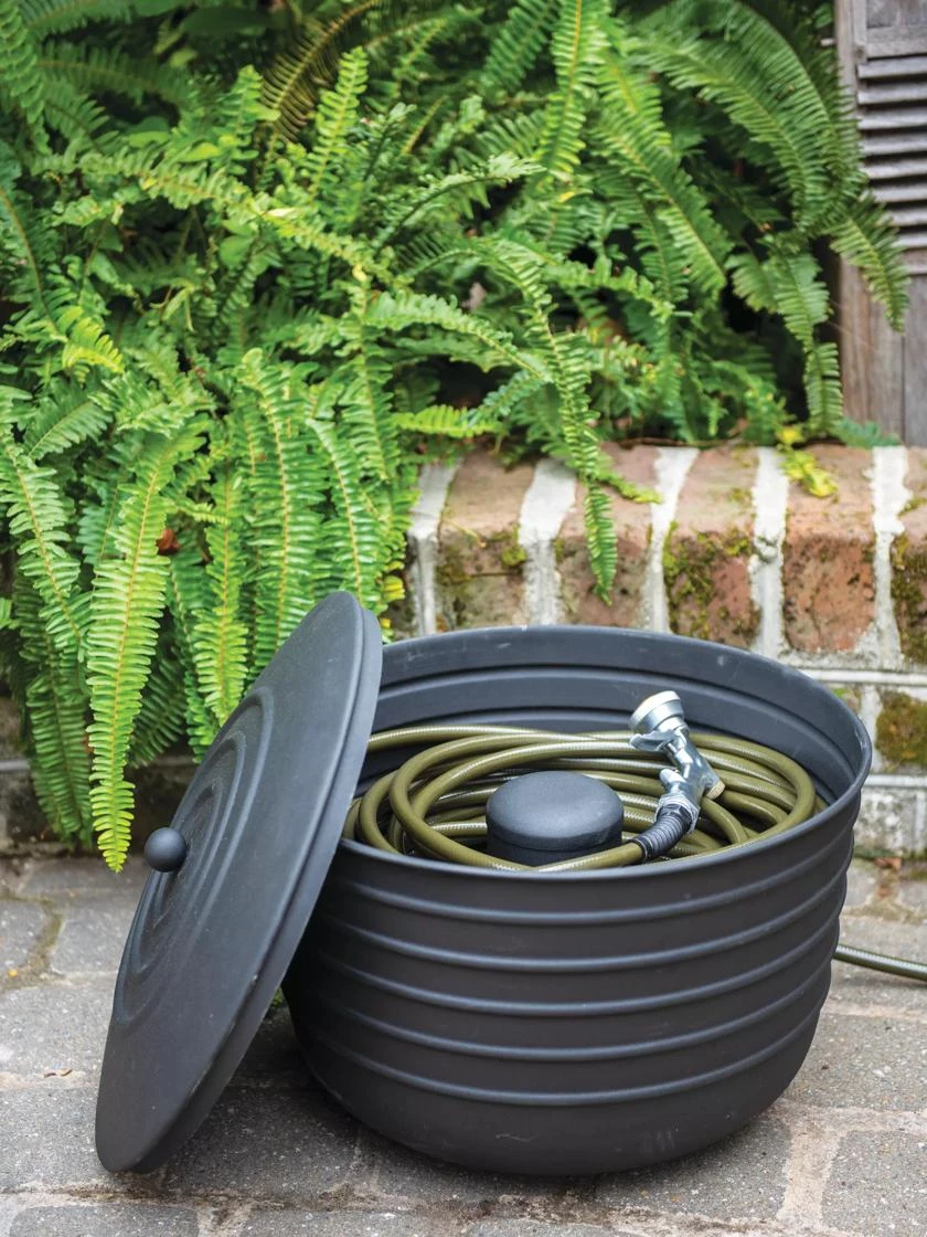 Matte Black Ribbed Hose Pot With Lid 3 Matte Black Ribbed Hose Pot With Lid
