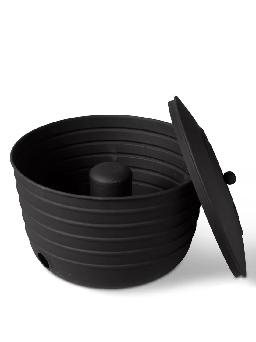Matte Black Ribbed Hose Pot With Lid 6 Matte Black Ribbed Hose Pot With Lid - Image 4